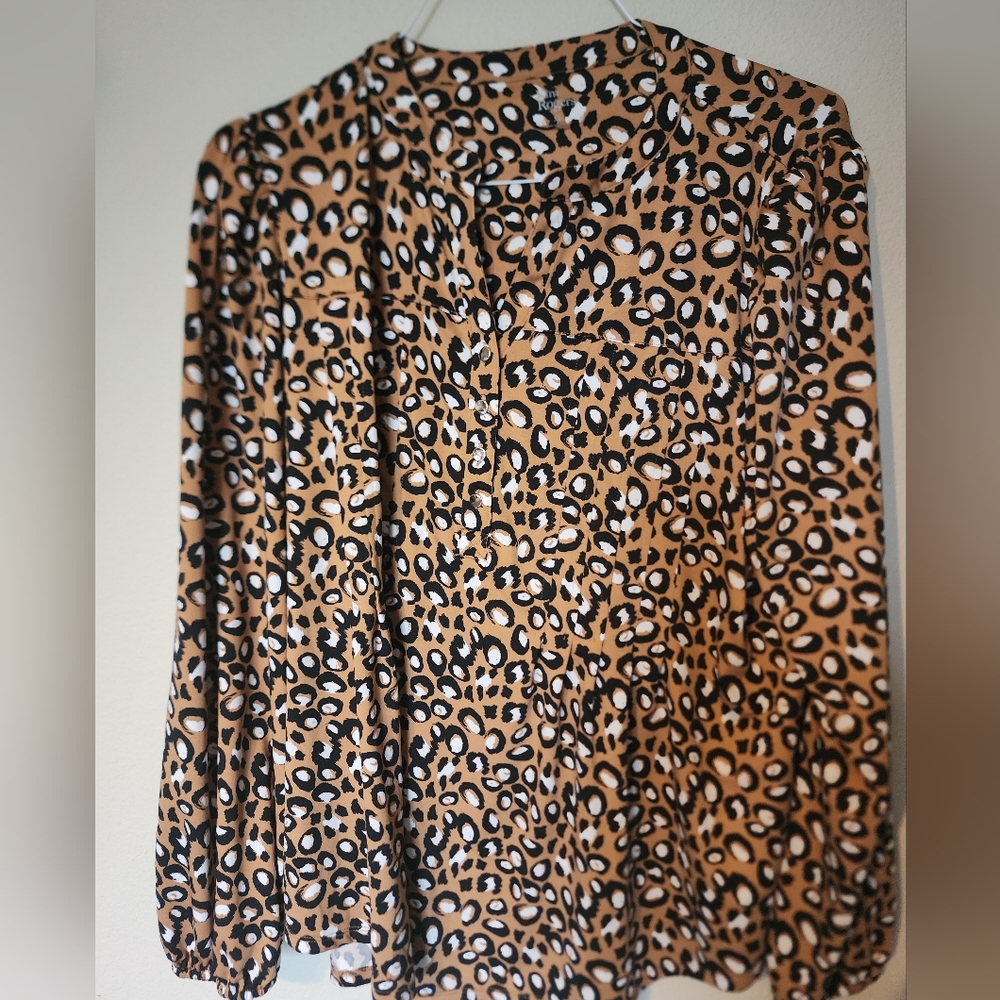LIKE NEW Kim Rogers Animal Print Long Sleeved Blouse